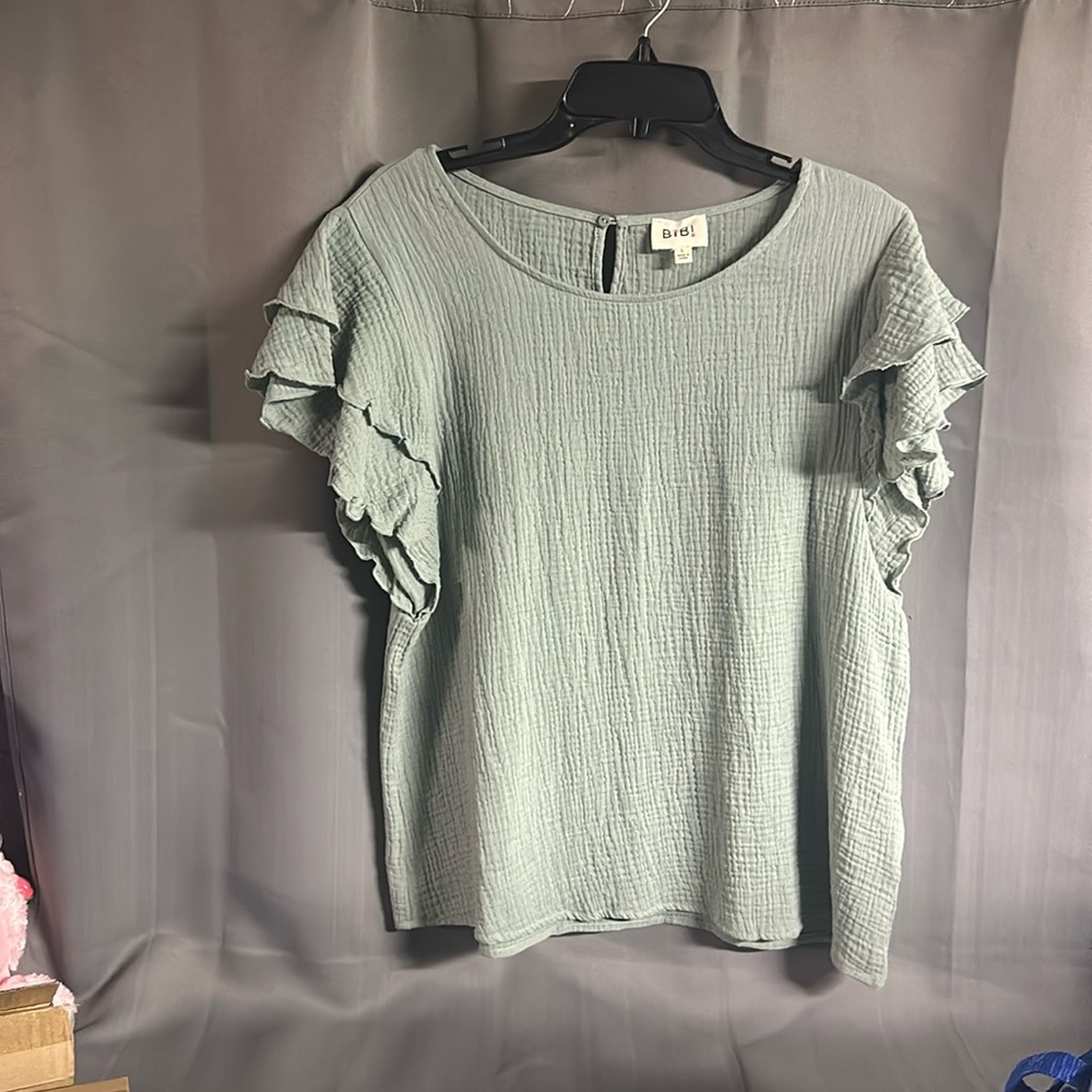 Large BiBi Flutter Sleeve Vneck blouse NWOT